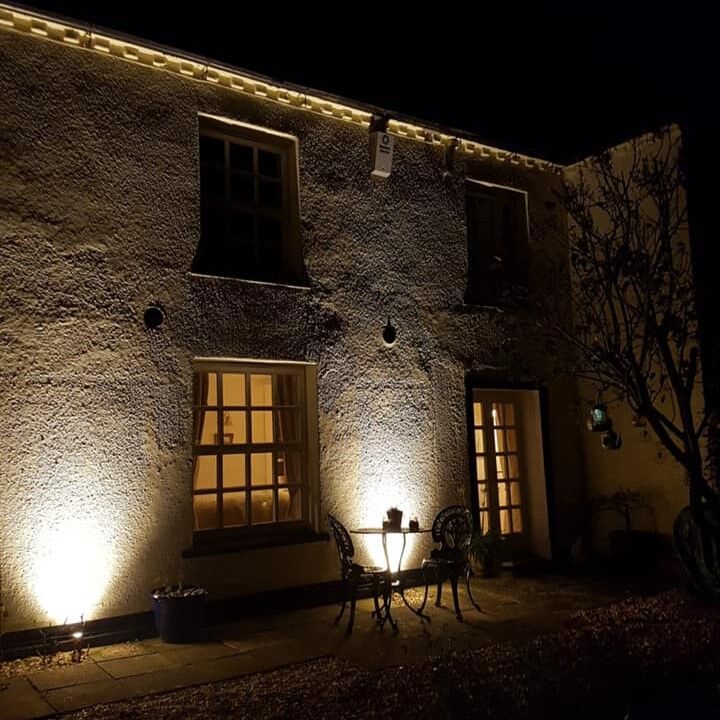 Plastered island in kitchen